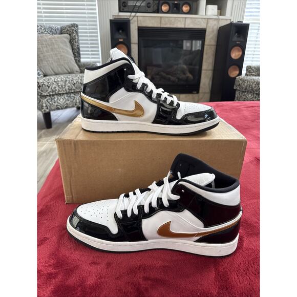 Nike Air Jordan 1 Mid SE Patent Leather Mens Sz 13 White Black Gold 852542-007
